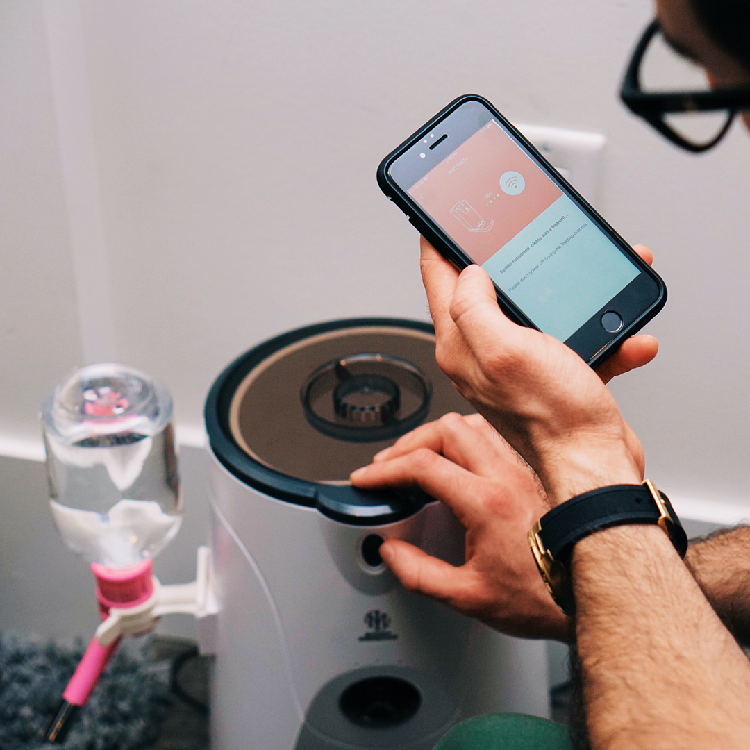 Smart WiFi Pet Feeder with Camera – Feed & Talk to Your Pet Anytime